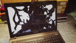 Разбитый экран ноутбука Asus K52j 